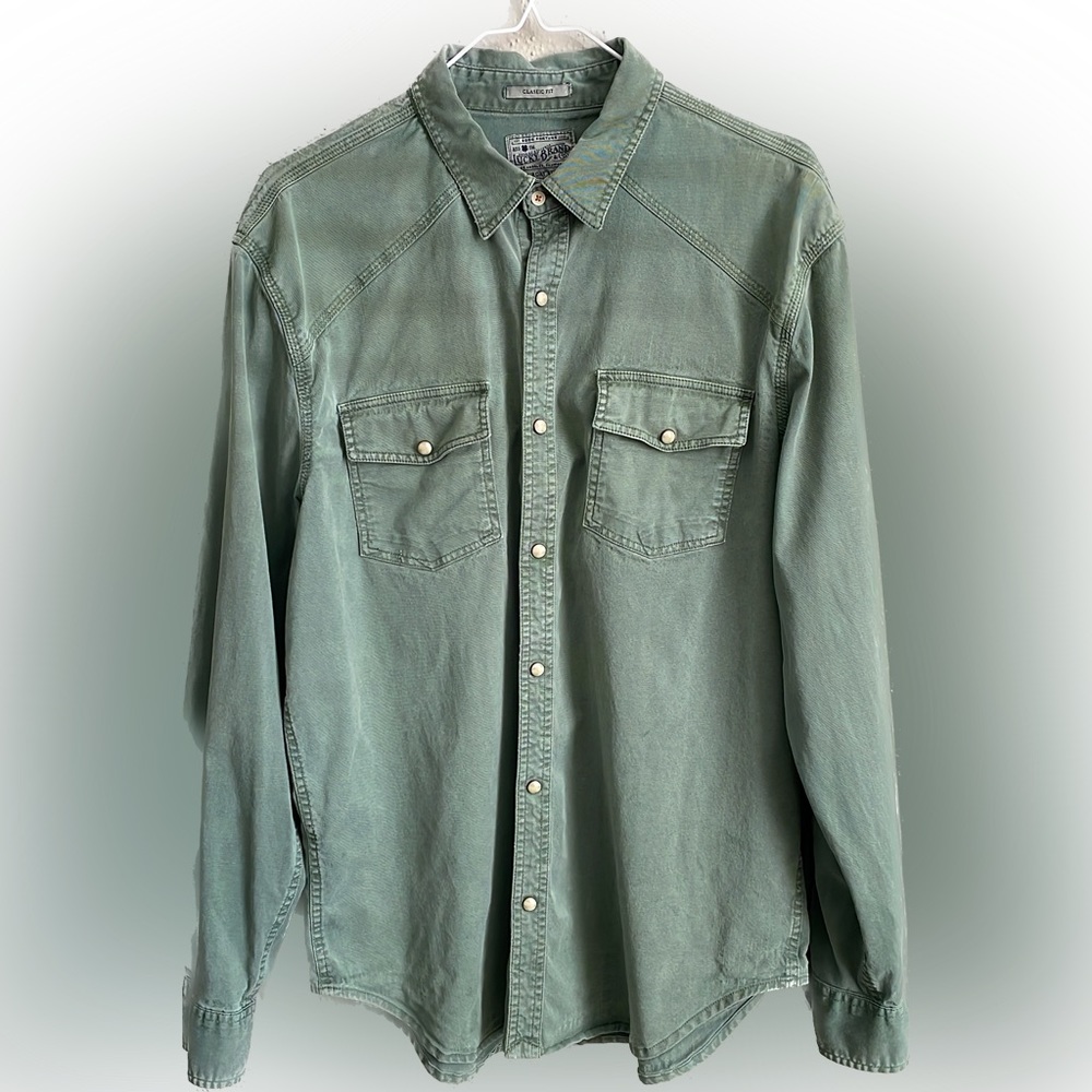 Vintage Lucky Brand Pearl snap